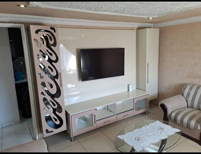 3 BEDROOM PROPERTY TO RENT IN KLIPSPRUIT WEST